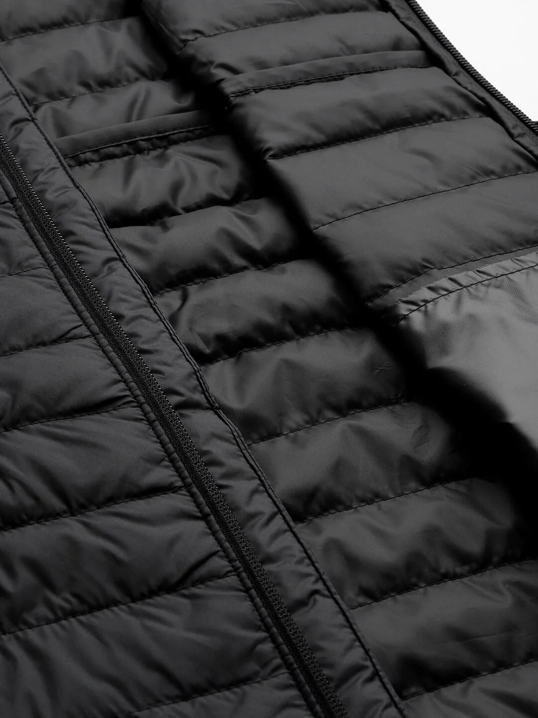Columbia Men Black Silver Falls Vest - Image 12