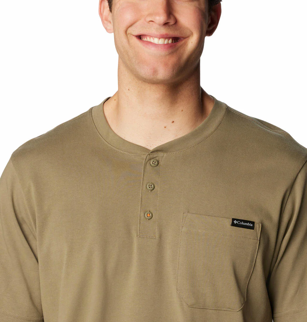 Columbia Men Green Landroamer Short Sleeve Henley - Image 5