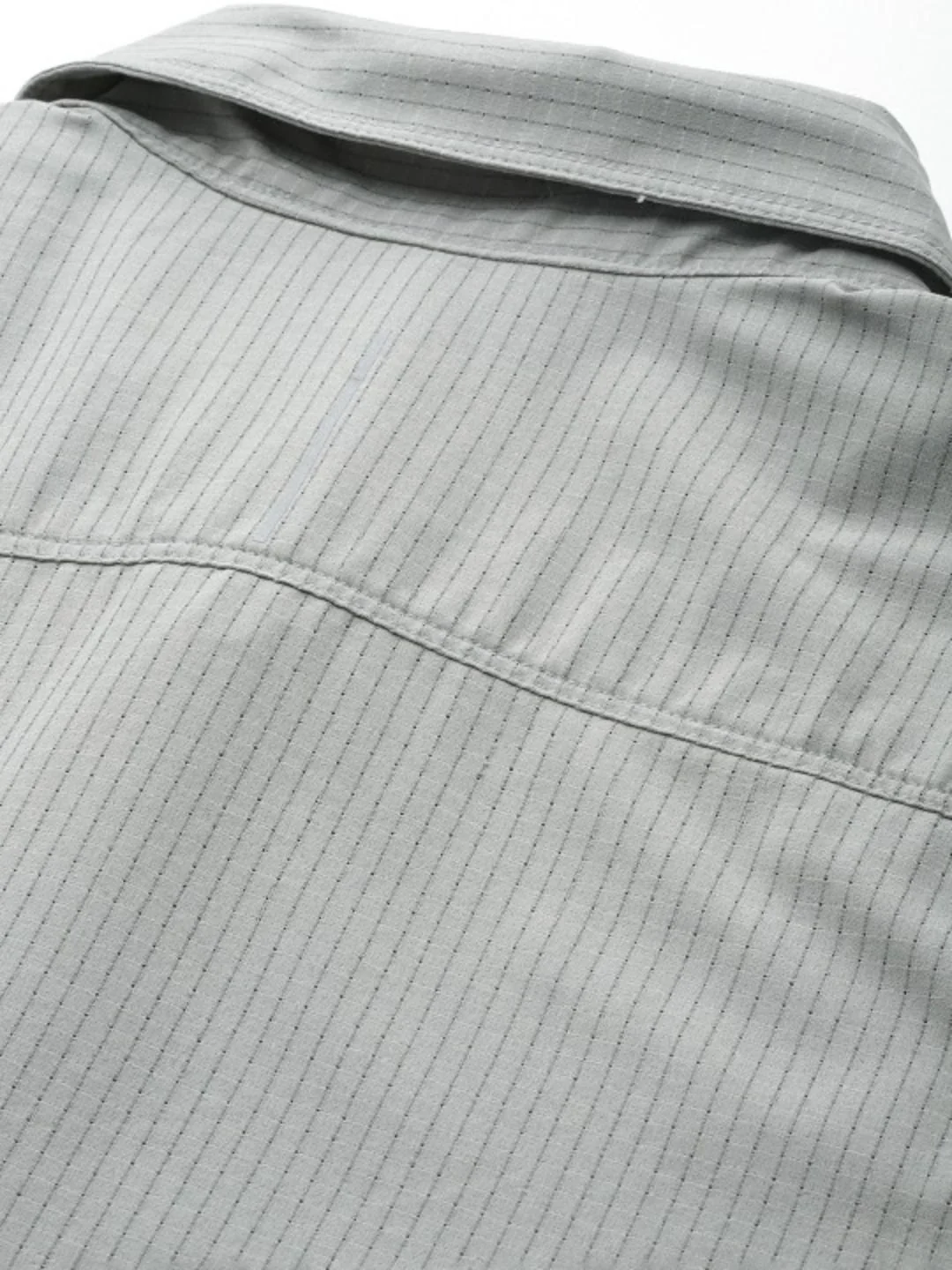 Columbia Men Grey Black Mesa LW LS Shirt - Image 7