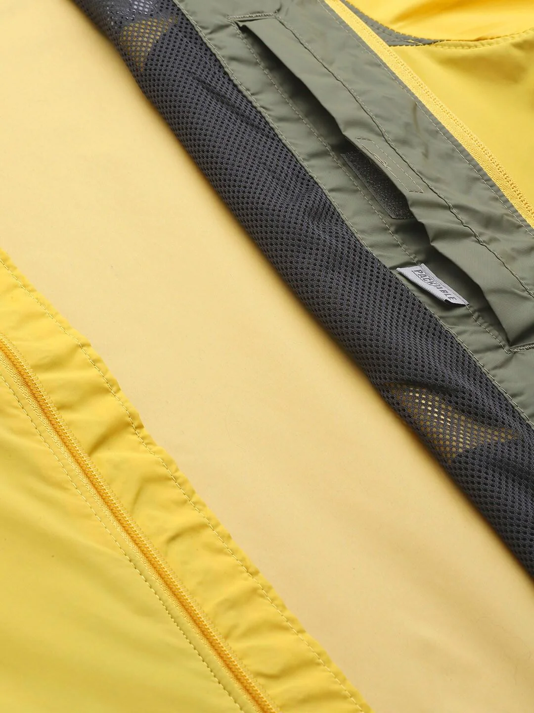 Columbia Men Yellow Glennaker Lake Rain Jacket - Image 9
