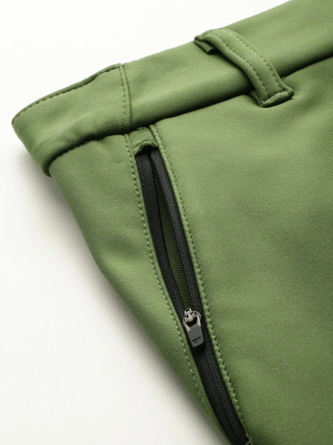 Columbia Men Green Vast Canyon Softshell Pant - Image 5