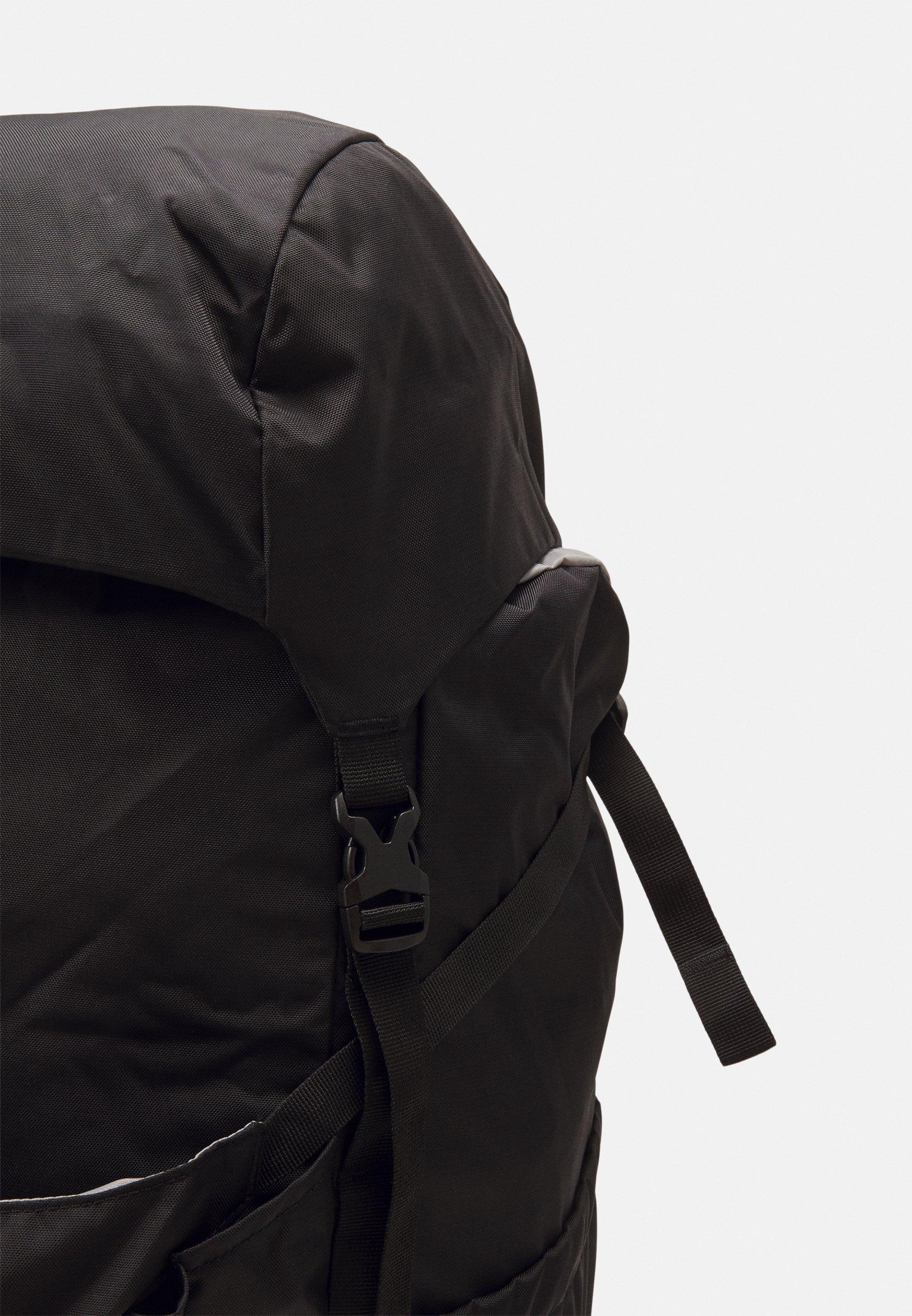 Columbia Unisex Black Triple Canyon 60L Backpack - Image 8