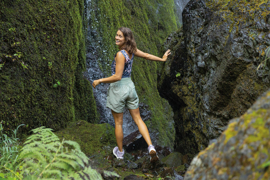 Columbia Women Navy Blue Boundless Trek Tank - Image 14
