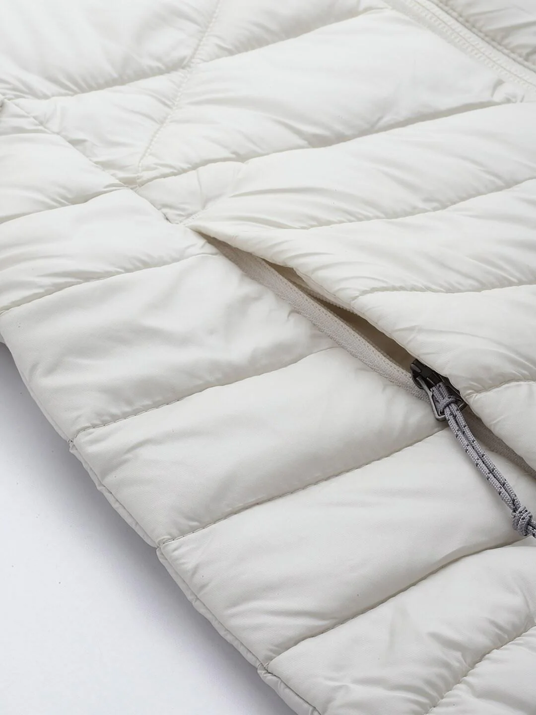 Columbia Women White Joy Peak Hooded Jacket - Image 7