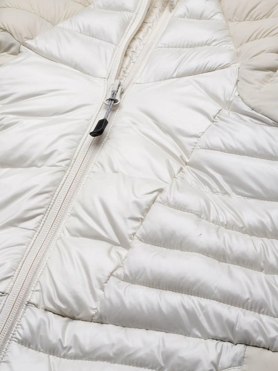 Columbia Women White Labyrinth Loop Hooded Jacket - Image 6