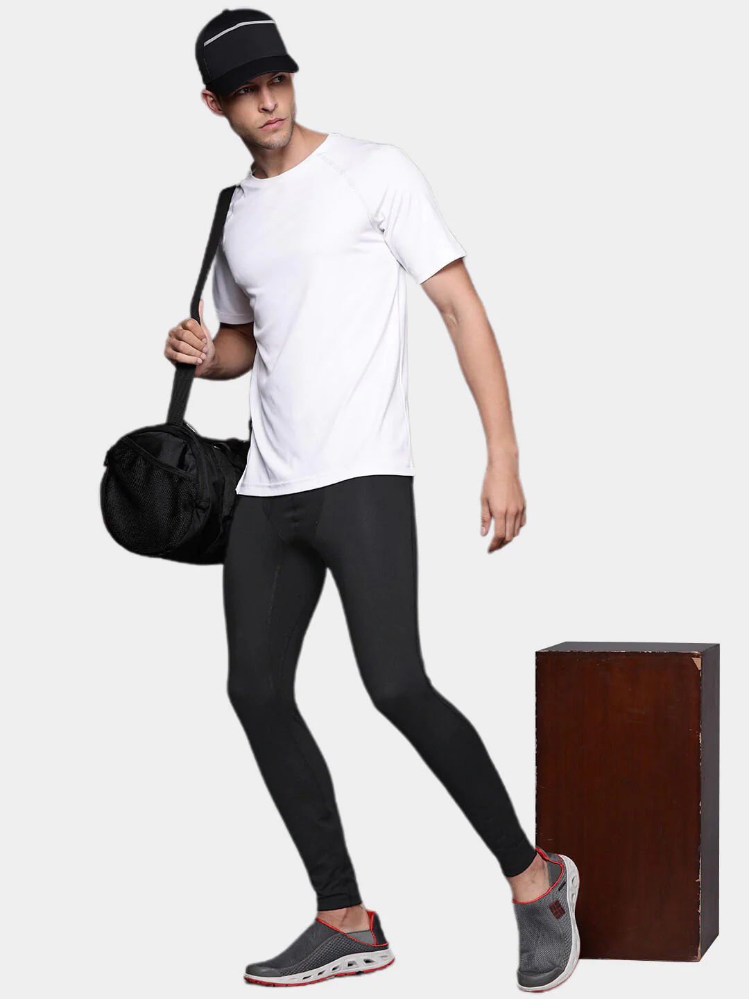 Columbia Men Black Midweight Stretch Tight (Non Returnable) - Image 14
