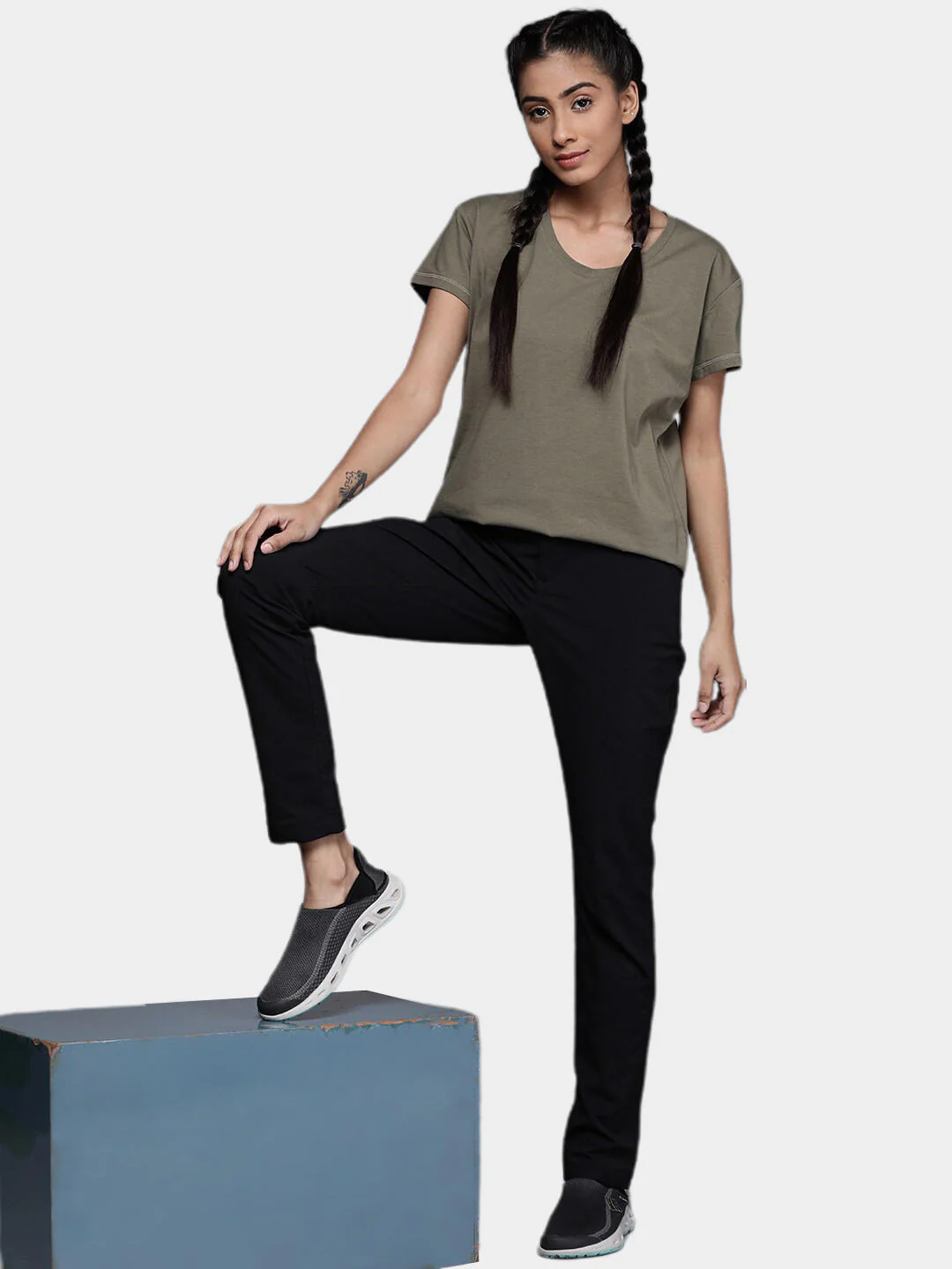 Columbia Women Green Sun Trek SS Tee - Image 10