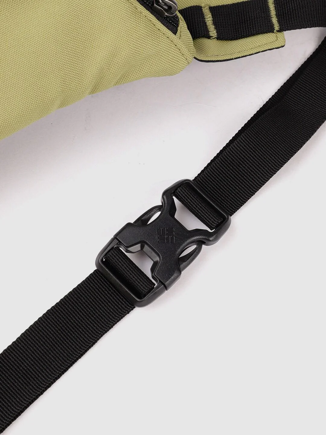 Columbia Unisex Green Zigzag Hip Pack - Image 7